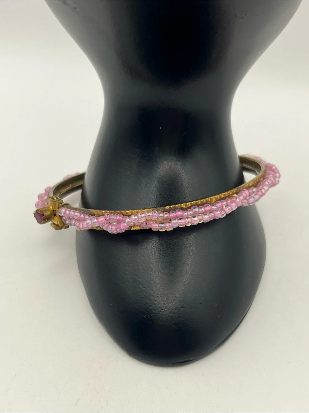 East India mid-20th-century vintage bangle bracelet pink seed beads gold tone